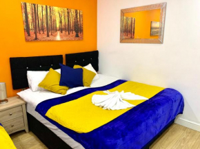 London 2 Bedroom Apartment, Kitchen, Reception and Private Garden